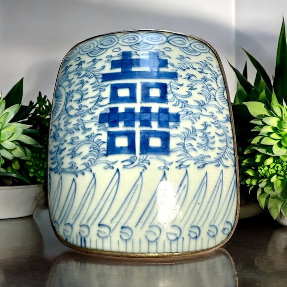 Vintage Chinese Blue & White Porcelain Metal DOUBLE HAPPINESS 6"x5"x2.5" Box - Picture 1 of 12